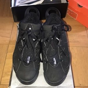 Used pair of Jordan VI (6) low black/silver